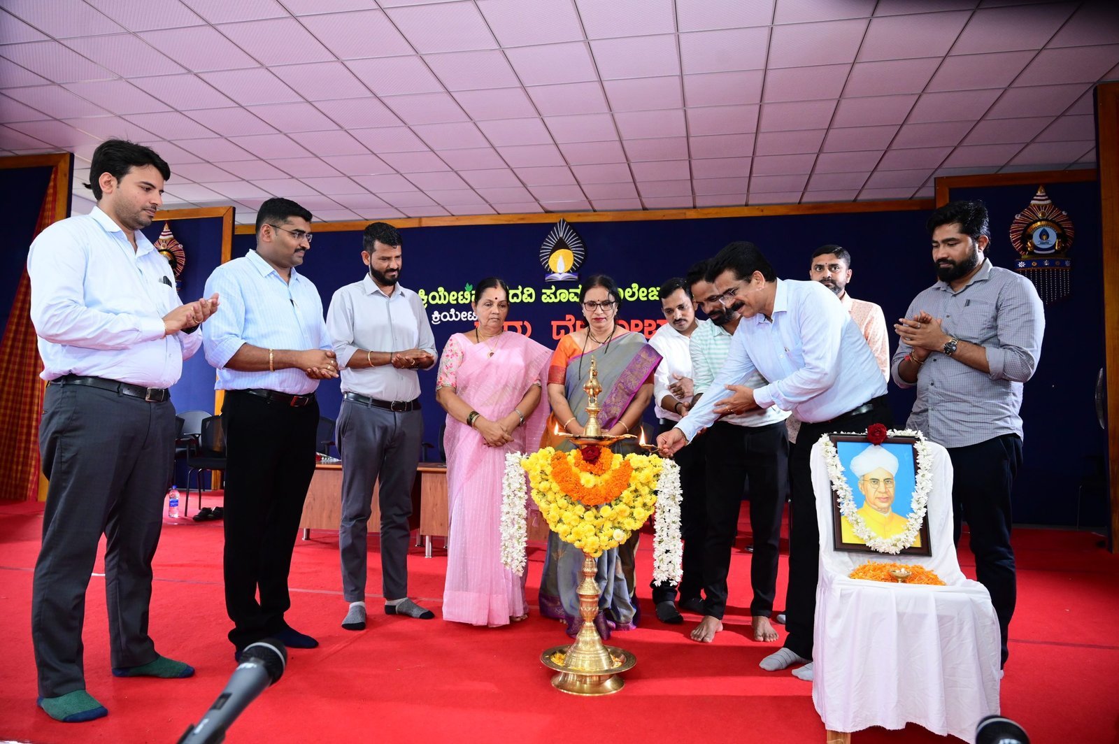 ಕ್ರಿಯೇಟಿವ್ ಕಾಲೇಜಿನಲ್ಲಿ ಗುರುದೇವೋಭವ ಕಾರ್ಯಕ್ರಮ